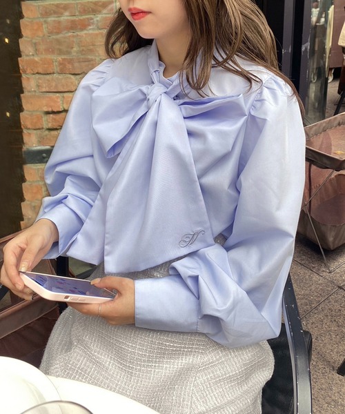 one after another NICE CLAUP(ワンアフターアナザーナイスクラップ)の「ヴィンテージガーリーなスタイリングに/刺繍ボウタイブラウス(シャツ/ブラウス・レディース・サックスブルー系/ブラック/オフホワイト/ピンク/ストライプ・FREE)」の14枚目の写真