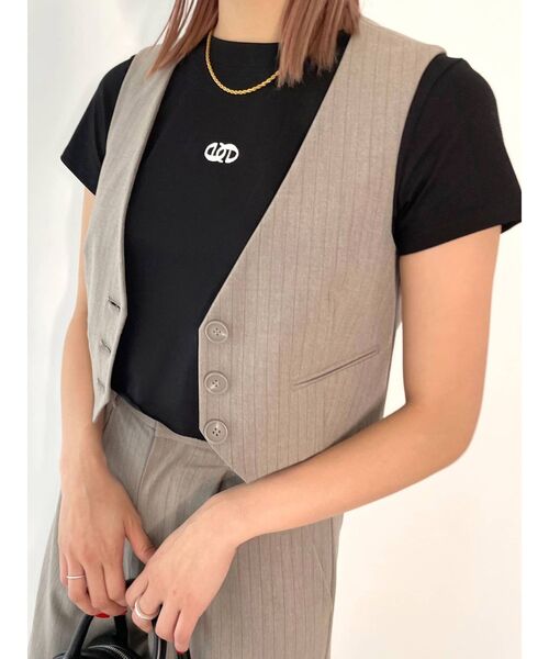 EMODA（エモダ）の「ロゴミニマルTシャツ（Tシャツ/カットソー・レディース・ホワイト/ベージュ/ブラック/ブルー・FREE）」の18枚目の写真