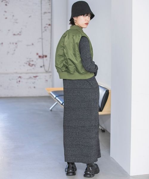 JEANASIS（ジーナシス）の「ショートMA-1ベスト/183035（MA-1・レディース・カーキ/ブラック・FREE）」の14枚目の写真