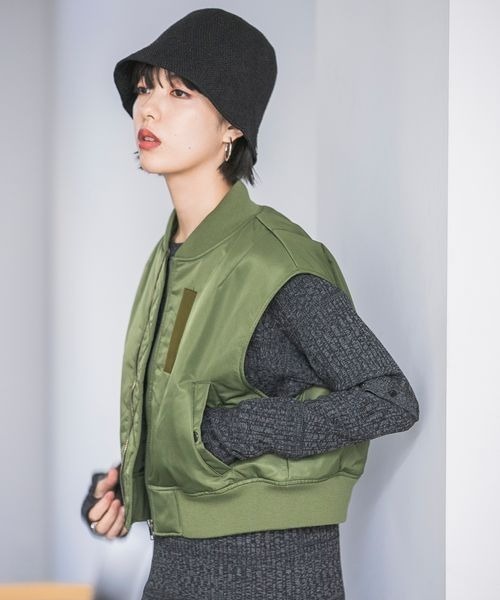 JEANASIS（ジーナシス）の「ショートMA-1ベスト/183035（MA-1・レディース・カーキ/ブラック・FREE）」の13枚目の写真