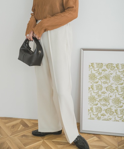 ITEMS URBANRESEARCH（アイテムズ アーバンリサーチ）の「ウォッシャブルストレートパンツ（スラックス・レディース・ブラック/ラベンダー/アイボリー・SMALL/MEDIUM）」の2枚目の写真