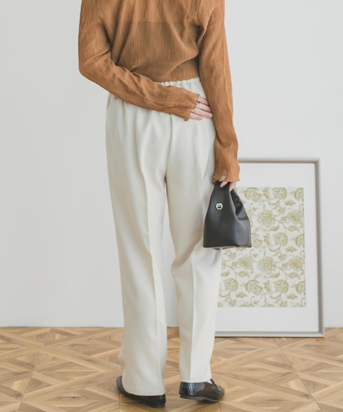 ITEMS URBANRESEARCH（アイテムズ アーバンリサーチ）の「ウォッシャブルストレートパンツ（スラックス・レディース・ブラック/ラベンダー/アイボリー・SMALL/MEDIUM）」の6枚目の写真