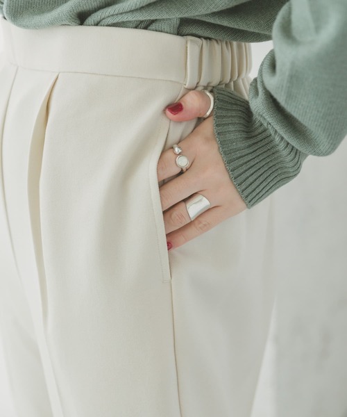 ITEMS URBANRESEARCH（アイテムズ アーバンリサーチ）の「ウォッシャブルストレートパンツ（スラックス・レディース・ブラック/ラベンダー/アイボリー・SMALL/MEDIUM）」の17枚目の写真