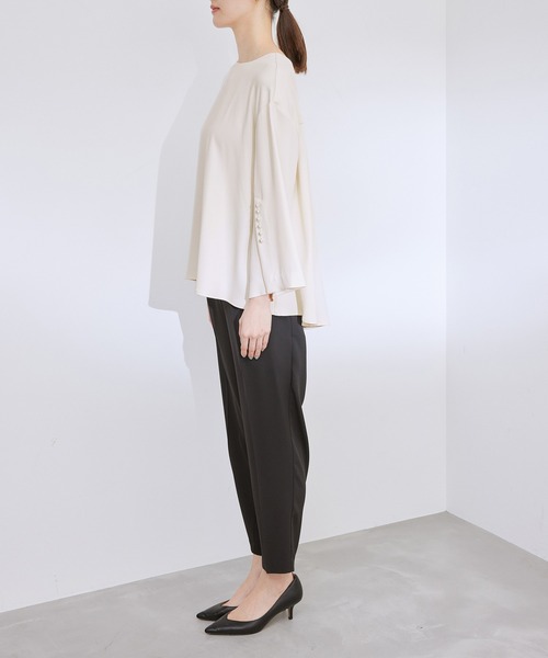 ROPE'（ロペ）の「【洗える】【troisiemechaco（トロワズィエムチャコ）】パール付きフレアセットアップパンツ/セレモニー対応（つなぎ/オールインワン・レディース・ホワイト/ホワイト系その他/ブラック・38）」の12枚目の写真