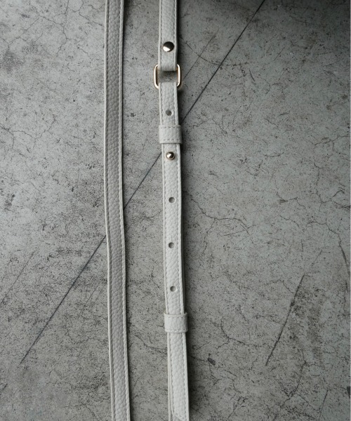 TRUNC（トランクエイティーエイト）の「【iPhone13/13PRO】Shoulder Strap  iPhone Card Case"（スマホケース/カバー・レディース・ブラック/アイボリー/グレイッシュベージュ・FREE）」の16枚目の写真