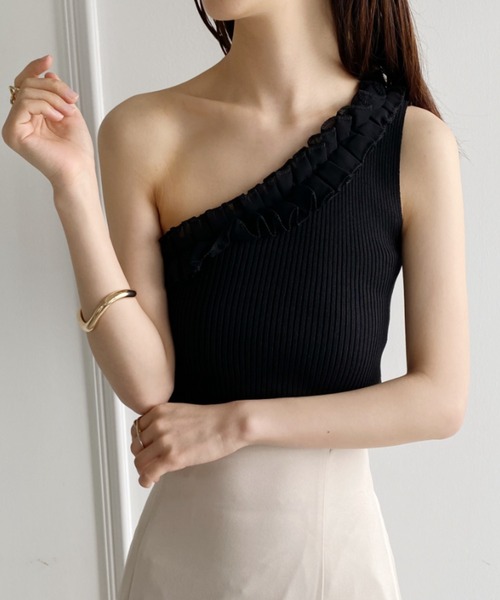 yuue' ( wear )（ユーイ）の「アシンメトリータンクトップ（タンクトップ・レディース・ブラック/ホワイト・FREE）」の2枚目の写真