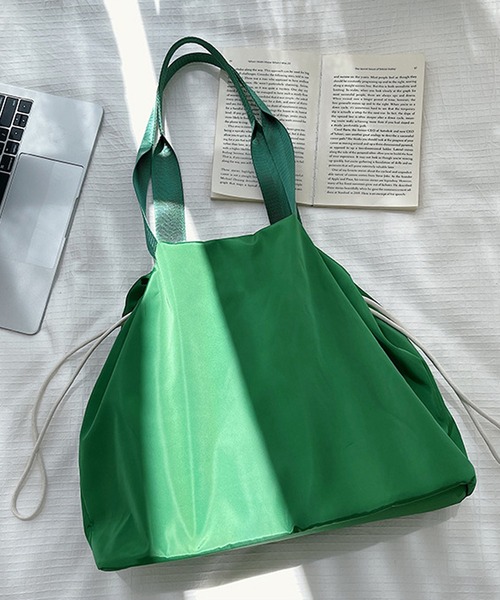 fd style(エフディ スタイル)の「Drawstring 超軽量ショルダーバッグ(ショルダーバッグ・レディース・Black/DK.Grn/Mustard/Beige・FREE)」の4枚目の写真