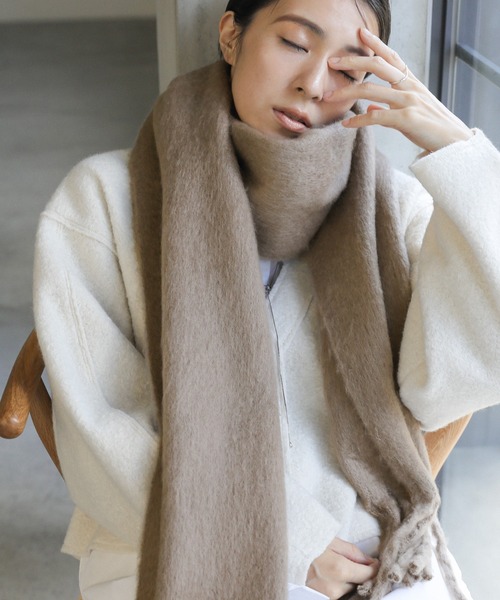 select MOCA(セレクトモカ)の「【7色展開】ボリュームフリンジシャギーマフラー(マフラー・レディース・チャコールグレー/モカ/ロイヤルブルー/アイボリー/ブラック/スモークピンク/レッド/ライトグレー・FREE)」の5枚目の写真