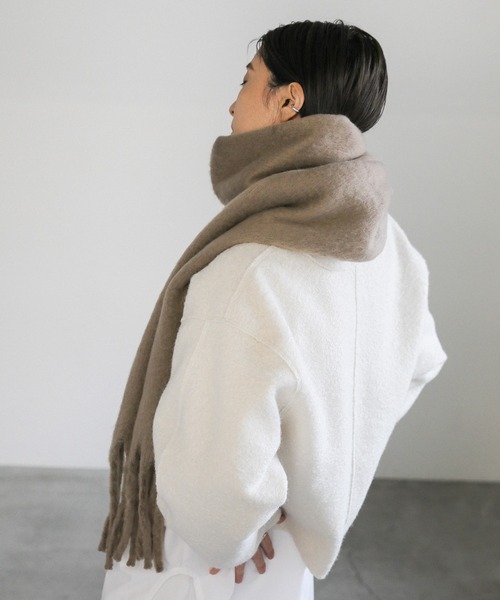 select MOCA(セレクトモカ)の「【7色展開】ボリュームフリンジシャギーマフラー(マフラー・レディース・チャコールグレー/モカ/ロイヤルブルー/アイボリー/ブラック/スモークピンク/レッド/ライトグレー・FREE)」の17枚目の写真
