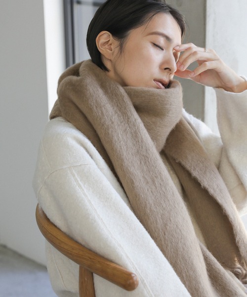 select MOCA(セレクトモカ)の「【7色展開】ボリュームフリンジシャギーマフラー(マフラー・レディース・チャコールグレー/モカ/ロイヤルブルー/アイボリー/ブラック/スモークピンク/レッド/ライトグレー・FREE)」の15枚目の写真