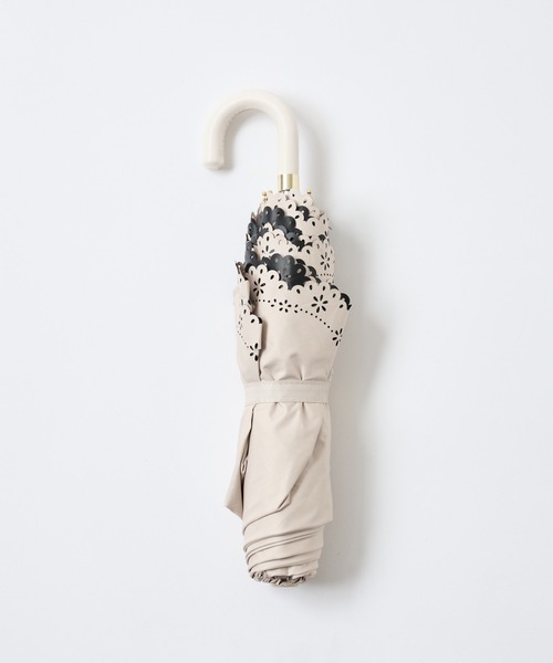 COLONY 2139（コロニートゥーワンスリーナイン）の「UVプチフラワーヒートカット折りたたみ傘（折りたたみ傘・レディース・ベージュ/ブラック・FREE）」の8枚目の写真