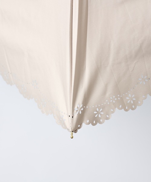 COLONY 2139（コロニートゥーワンスリーナイン）の「UVプチフラワーヒートカット折りたたみ傘（折りたたみ傘・レディース・ベージュ/ブラック・FREE）」の12枚目の写真