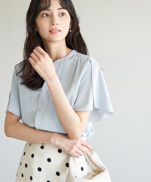 白からの解放！多機能ブラウス/チューリップスリーブブラウス