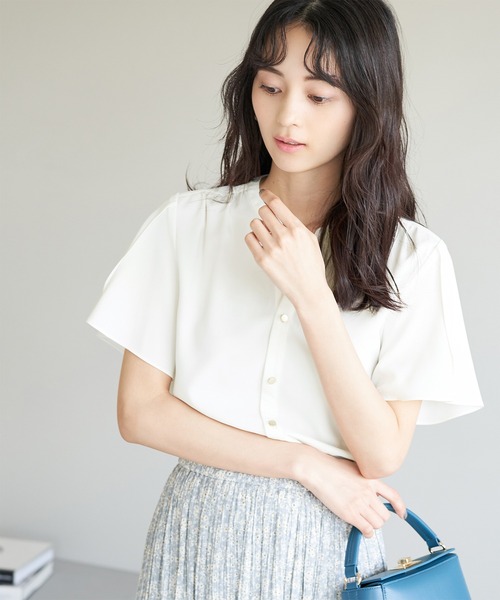 白からの解放！多機能ブラウス/チューリップスリーブブラウス