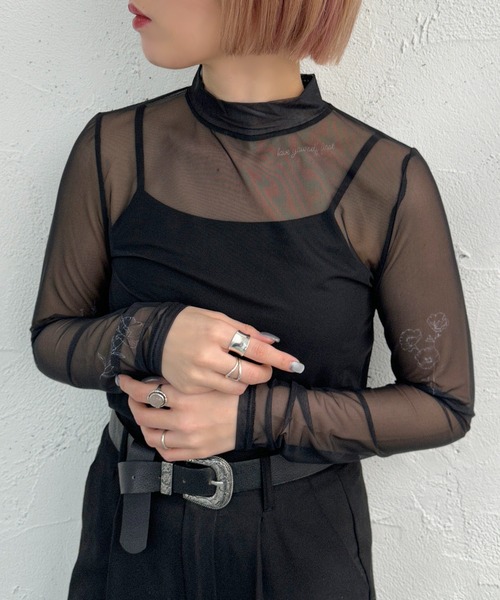 apres jour mignon（アプレジュールミニョン）の「フラワータトゥートップス【ZOZOTOWN限定アイテム】（Tシャツ/カットソー・レディース・ブラック/グレー・フリー）」の3枚目の写真