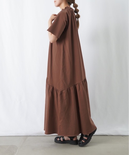 LUCA/LADY LUCK LUCA(ルカ/レディラックルカ)の「LC/LLL ネックギャザーティアードカットワンピース(ワンピース・レディース・ブラウン/ブラック/ブルー・FREE)」の16枚目の写真