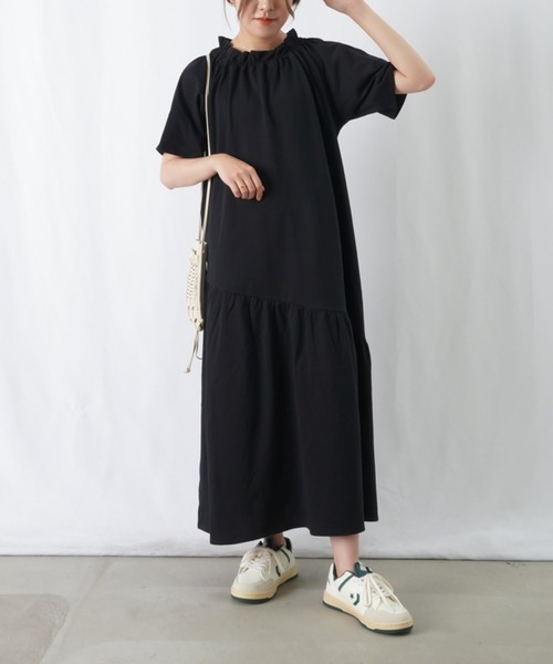 LUCA/LADY LUCK LUCA(ルカ/レディラックルカ)の「LC/LLL ネックギャザーティアードカットワンピース(ワンピース・レディース・ブラウン/ブラック/ブルー・FREE)」の4枚目の写真
