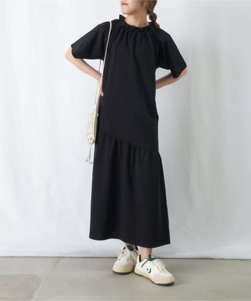 LUCA/LADY LUCK LUCA(ルカ/レディラックルカ)の「LC/LLL ネックギャザーティアードカットワンピース(ワンピース・レディース・ブラウン/ブラック/ブルー・FREE)」の5枚目の写真