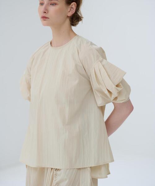 LANVIN en Bleu（ランバンオンブルー）の「速乾ナイロンドロップタックショルダーブラウス（シャツ/ブラウス・レディース・カーキ/ブラック/ベージュ・38）」の7枚目の写真