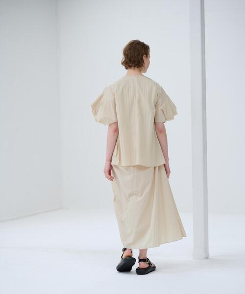 LANVIN en Bleu（ランバンオンブルー）の「速乾ナイロンドロップタックショルダーブラウス（シャツ/ブラウス・レディース・カーキ/ブラック/ベージュ・38）」の9枚目の写真
