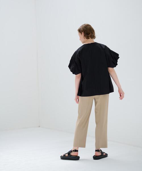 LANVIN en Bleu(ランバンオンブルー)の「速乾ナイロンドロップタックショルダーブラウス(シャツ/ブラウス・レディース・カーキ/ブラック/ベージュ・38)」の12枚目の写真