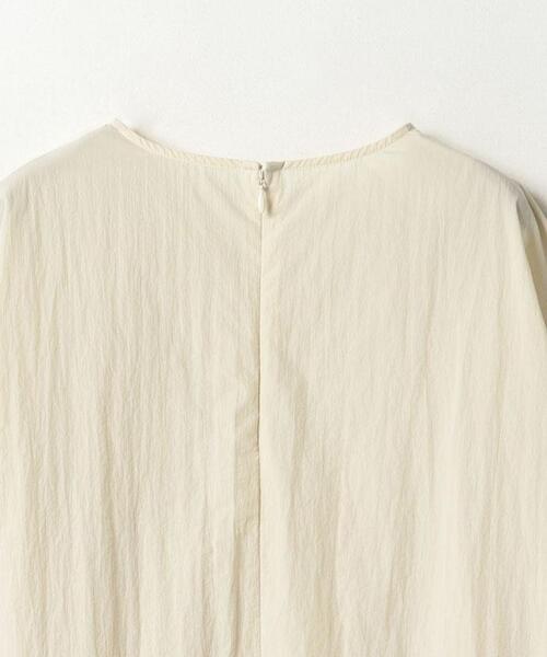 LANVIN en Bleu（ランバンオンブルー）の「速乾ナイロンドロップタックショルダーブラウス（シャツ/ブラウス・レディース・カーキ/ブラック/ベージュ・38）」の17枚目の写真