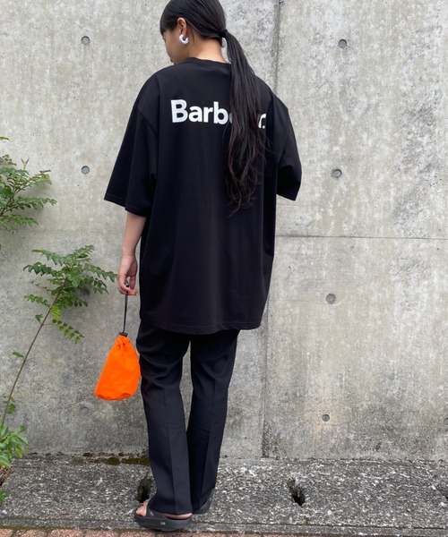 Barbour（バブアー）の「[Barbour/バブアー] ベーシックロゴ バックプリントTシャツ（Tシャツ/カットソー・レディース・ブラック/ホワイト/グリーン・L/M/S/XL）」の2枚目の写真