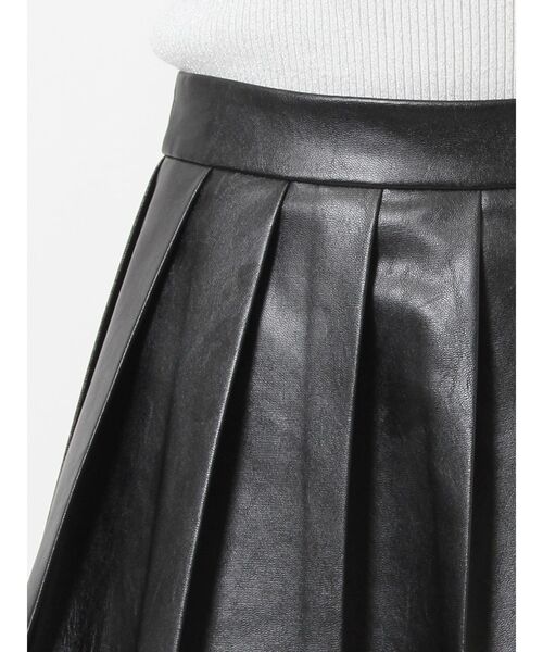 GYDA（ジェイダ）の「フェイクレザープリーツスカートライクショートパンツ（スカート・レディース・ブラック・SMALL/MEDIUM）」の15枚目の写真