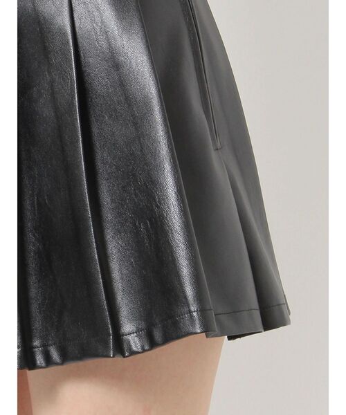 GYDA（ジェイダ）の「フェイクレザープリーツスカートライクショートパンツ（スカート・レディース・ブラック・SMALL/MEDIUM）」の17枚目の写真