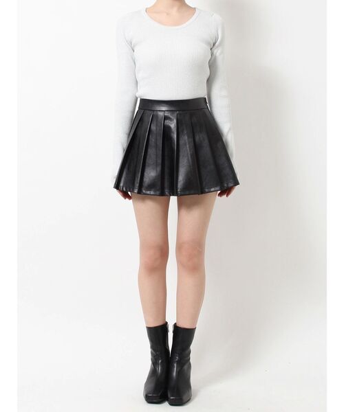 GYDA（ジェイダ）の「フェイクレザープリーツスカートライクショートパンツ（スカート・レディース・ブラック・SMALL/MEDIUM）」の13枚目の写真