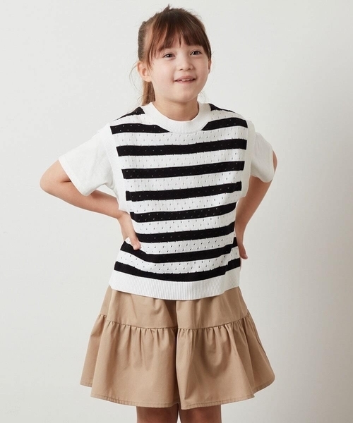 a.v.v（アーヴェヴェ）の「[100-130]【2点セット】アイレット柄ニットベストセット（ベスト・キッズ・アイボリー/ブラック・100/110/120/130）」の19枚目の写真