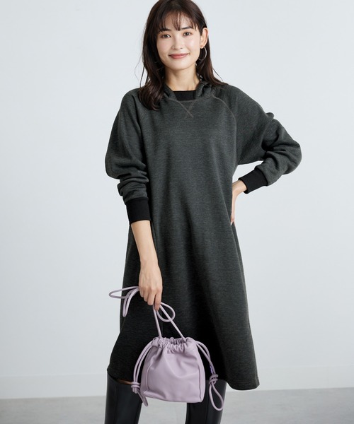 BELLUNA PLUS(ベルーナ)の「リブ使いパーカーワンピース(ワンピース・レディース・チャコール/モカ/パープル・LARGE/MEDIUM/X-LARGE)」の16枚目の写真