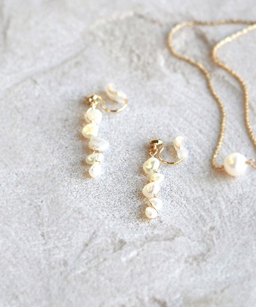 itam（アイタム）の「【itam】アイタム/ 5連淡水パールノンホールピアス/金属アレルギー対応（イヤリング・レディース・ゴールド・FREE）」の3枚目の写真