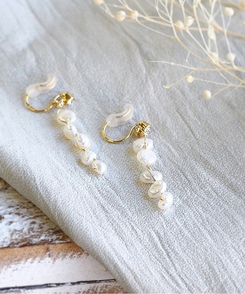 itam（アイタム）の「【itam】アイタム/ 5連淡水パールノンホールピアス/金属アレルギー対応（イヤリング・レディース・ゴールド・FREE）」の2枚目の写真