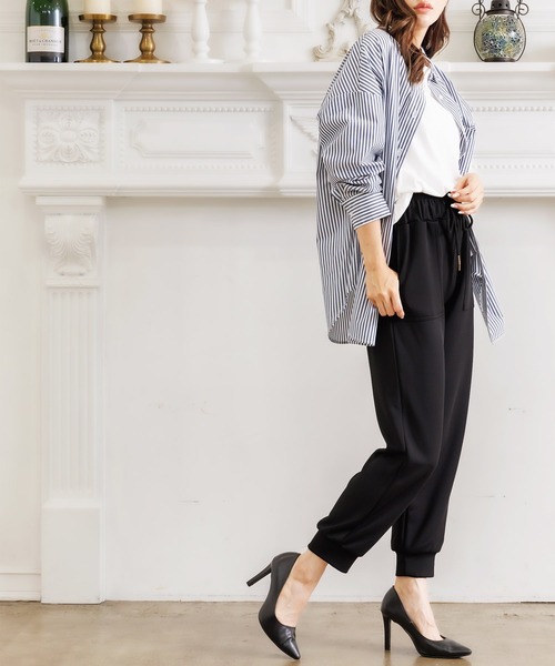 mili an deni（ミリアンデニ）の「スクーバ素材ジョガーパンツ（スラックス・レディース・モカ/ネイビー/ブラウン/ブラック/アイボリー・L/M）」の8枚目の写真