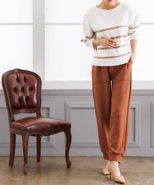 mili an deni（ミリアンデニ）の「スクーバ素材ジョガーパンツ（スラックス・レディース・モカ/ネイビー/ブラウン/ブラック/アイボリー・L/M）」の10枚目の写真