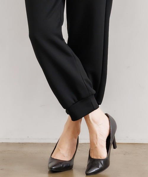 mili an deni（ミリアンデニ）の「スクーバ素材ジョガーパンツ（スラックス・レディース・モカ/ネイビー/ブラウン/ブラック/アイボリー・L/M）」の11枚目の写真