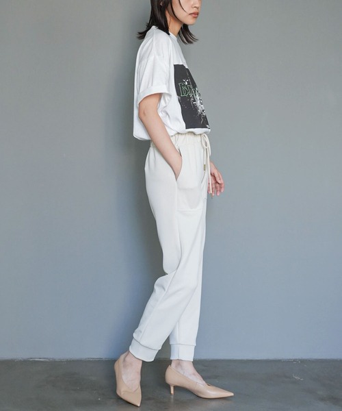 mili an deni（ミリアンデニ）の「スクーバ素材ジョガーパンツ（スラックス・レディース・モカ/ネイビー/ブラウン/ブラック/アイボリー・L/M）」の18枚目の写真