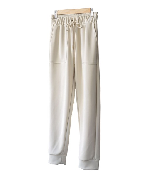 mili an deni（ミリアンデニ）の「スクーバ素材ジョガーパンツ（スラックス・レディース・モカ/ネイビー/ブラウン/ブラック/アイボリー・L/M）」の16枚目の写真