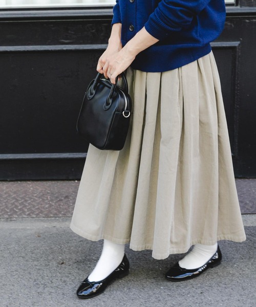 FORK&SPOON（フォークアンドスプーン）の「『洗濯可』FORK&SPOON　コーデュロイスカート（スカート・レディース・カーキ/チャコールグレー/ライトベージュ・2/1）」の2枚目の写真