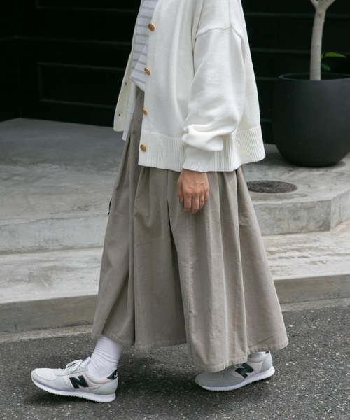 FORK&SPOON（フォークアンドスプーン）の「『洗濯可』FORK&SPOON　コーデュロイスカート（スカート・レディース・カーキ/チャコールグレー/ライトベージュ・2/1）」の12枚目の写真