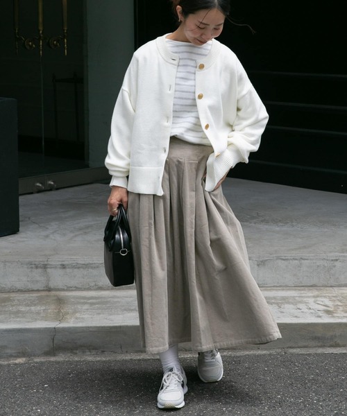 FORK&SPOON（フォークアンドスプーン）の「『洗濯可』FORK&SPOON　コーデュロイスカート（スカート・レディース・カーキ/チャコールグレー/ライトベージュ・2/1）」の15枚目の写真