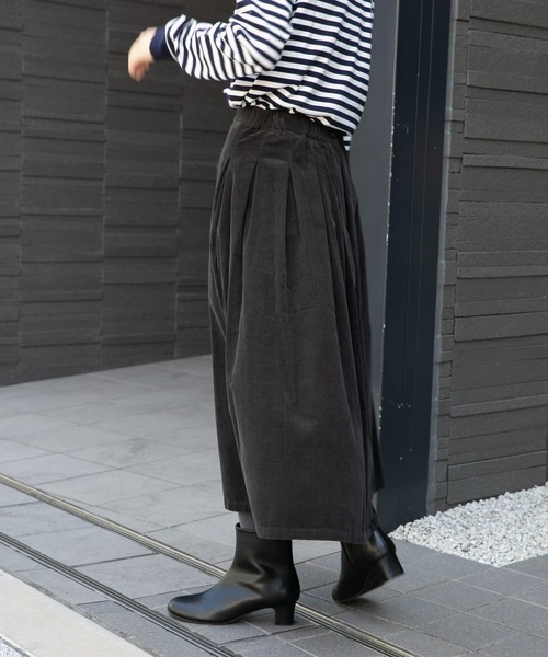 FORK&SPOON（フォークアンドスプーン）の「『洗濯可』FORK&SPOON　コーデュロイスカート（スカート・レディース・カーキ/チャコールグレー/ライトベージュ・2/1）」の18枚目の写真