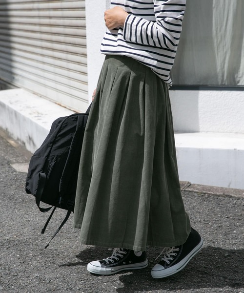 FORK&SPOON（フォークアンドスプーン）の「『洗濯可』FORK&SPOON　コーデュロイスカート（スカート・レディース・カーキ/チャコールグレー/ライトベージュ・2/1）」の22枚目の写真