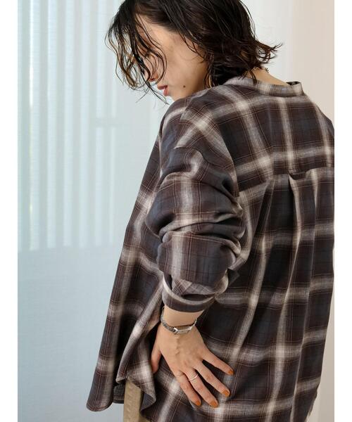 Samansa Mos2 blue（サマンサモスモスブルー）の「オンブレチェックシャツ（シャツ/ブラウス・レディース・ネイビー/ブラック/オフホワイト・F）」の3枚目の写真