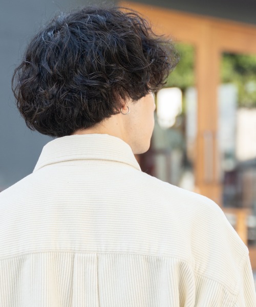 WEGO（ウィゴー）の「WEGO/コーデュロイルーズシャツ（シャツ/ブラウス・メンズ・アイボリー/ブラック・MEDIUM/LARGE）」の5枚目の写真
