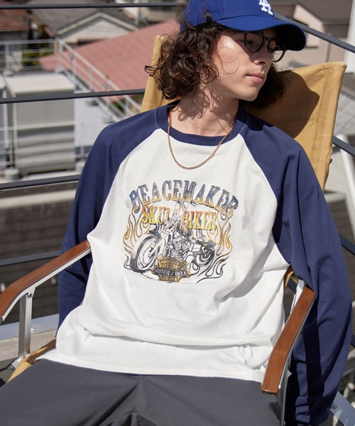 BARK MANHATTAN（バークマンハッタン）の「ヴィンテージライクロックデザイン オーバーサイズラグラン長袖Tシャツ（Tシャツ/カットソー・レディース・チャコール/アッシュグレー/ブラック系/ネイビー系1/グレー系1/アッシュブラウン/ブラック系1/グレー系2/グレー系3/オフホワイト・L/M）」の10枚目の写真
