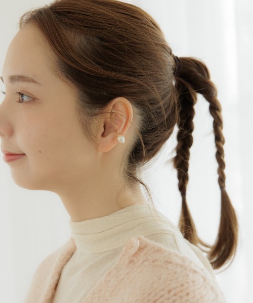 flower(フラワー)の「フローイングパールイヤーカフ(イヤーカフ・レディース・シルバー/ゴールド・FREE)」の5枚目の写真