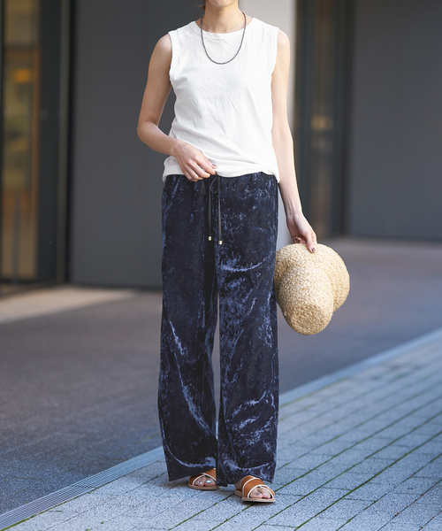 IENA LA BOUCLE（イエナラブークル）の「IENA LA BOUCLE クラッシュベロアイージーパンツ（その他パンツ・レディース・チャコールグレー/ネイビー・34/36/38/40）」の4枚目の写真