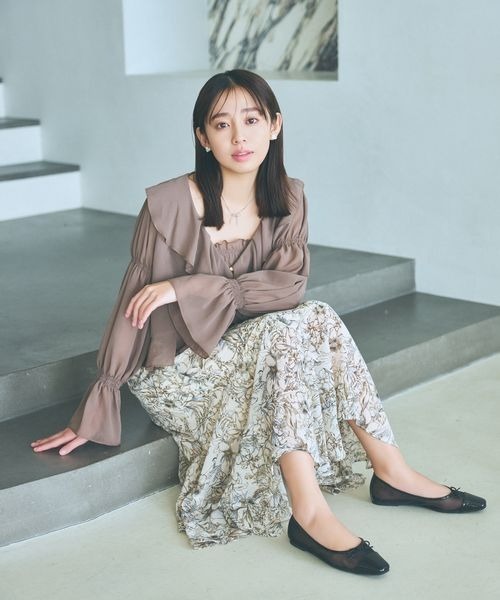 mysty woman(ミスティウーマン)の「ナローリボンネックレス 107766(ネックレス・レディース・シルバー・FREE)」の2枚目の写真